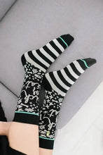 Load image into Gallery viewer, Trick or Treat Crew Socks