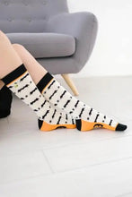 Load image into Gallery viewer, Eek Bats Crew Socks