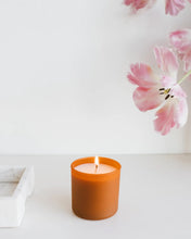Load image into Gallery viewer, Cedar + Tobacco Glass Candle
